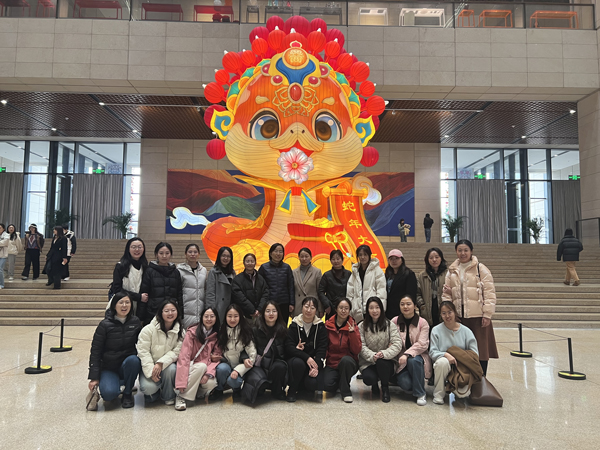 感悟工匠精神，綻放巾幗芳華——農(nóng)墾中心開展慶“三八”主題活動(dòng)